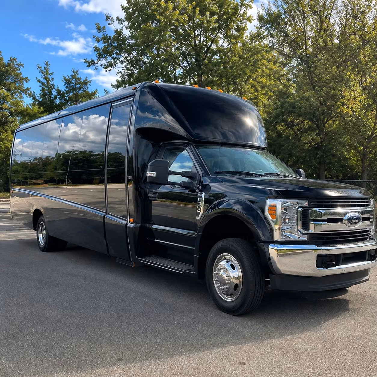 richland 15 passenger minibus rental